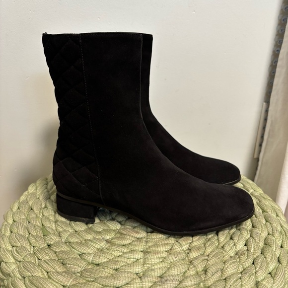 AQUATALIA Gail Black Quilted Suede Mid Calf Low Heel Boots - Picture 2 of 7